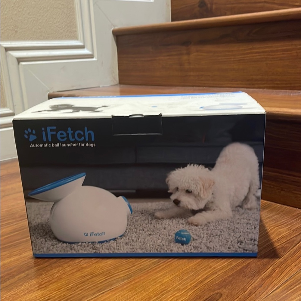 Automatic Ball Launcher for Dogs - White and Blue